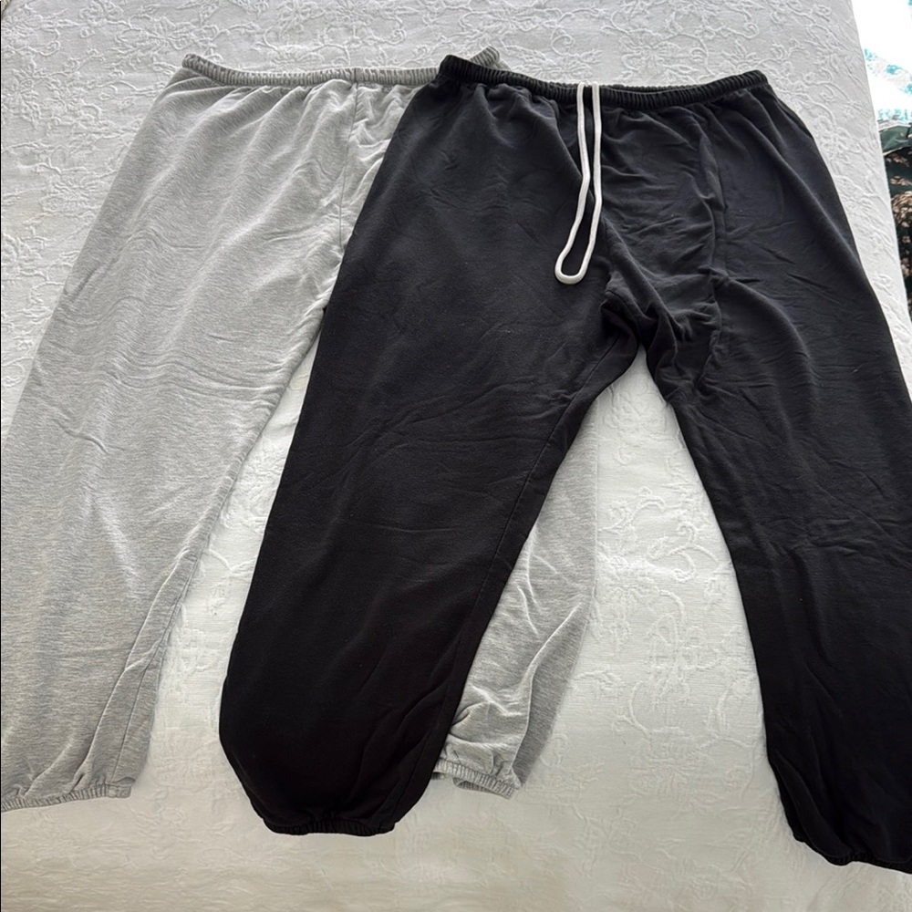 Black and Gray Jogger Pants Set. American Eagle soft large
